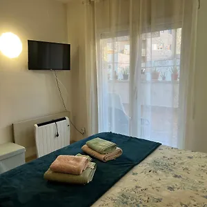 cmode-apartament-al-bell-mig-de-girona.topcostabravahotels.com/